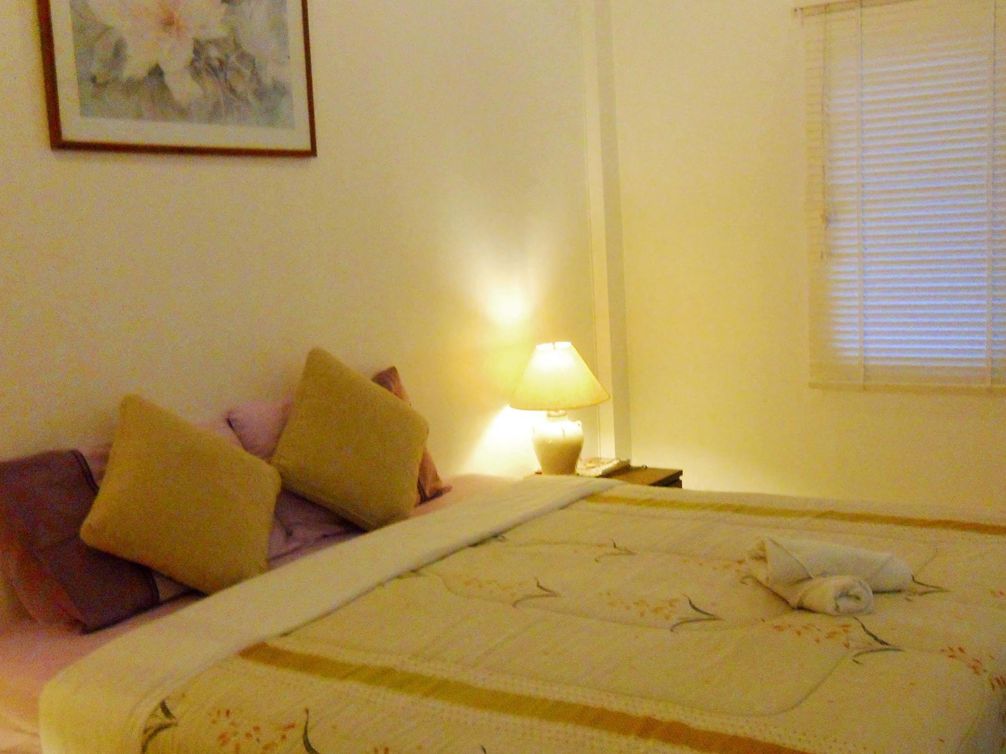 Corner Cafe Bed & Breakfast HHQ Exteriör bild